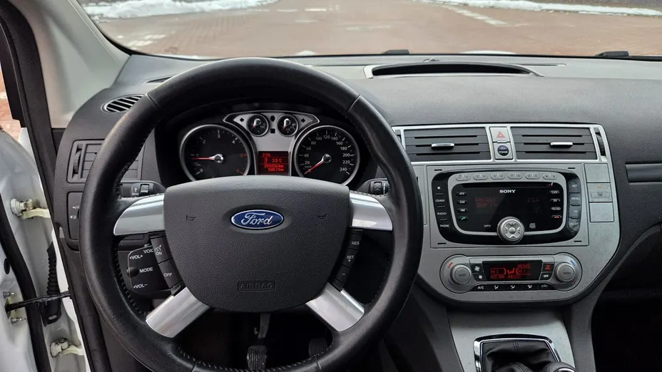 FORD Kuga -