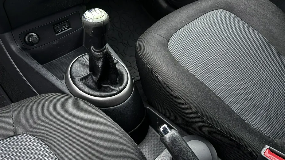 HYUNDAI i20 -