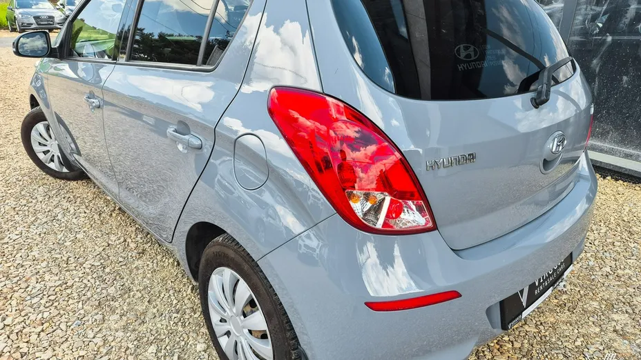 HYUNDAI i20 -