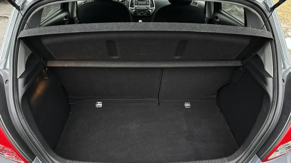 HYUNDAI i20 -