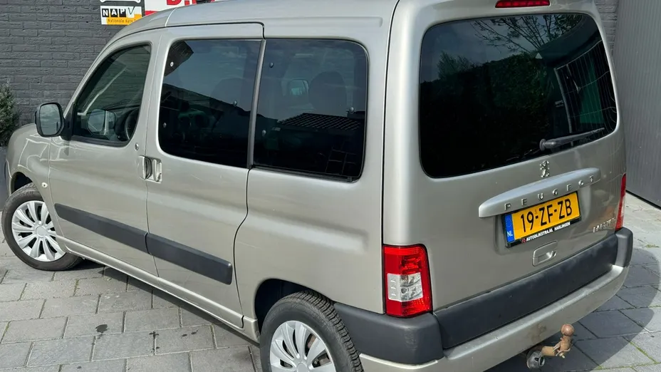 PEUGEOT Partner -