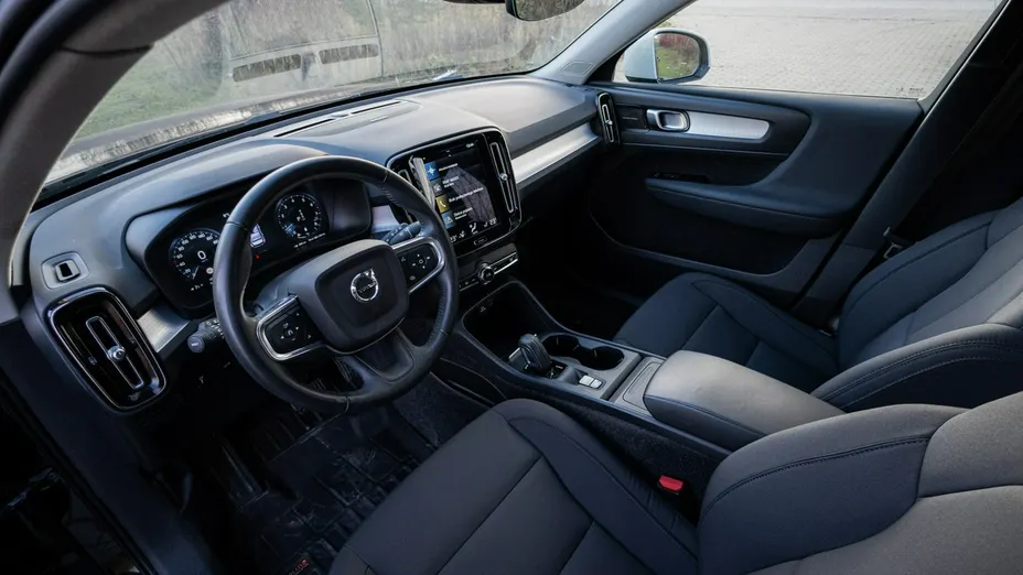 VOLVO XC40 -