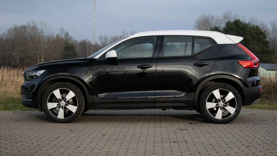 VOLVO XC40 -