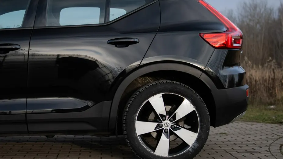 VOLVO XC40 -