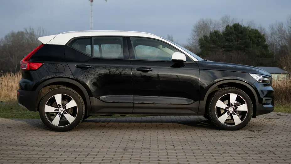VOLVO XC40 -