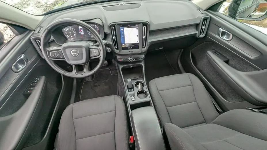 VOLVO XC40 -