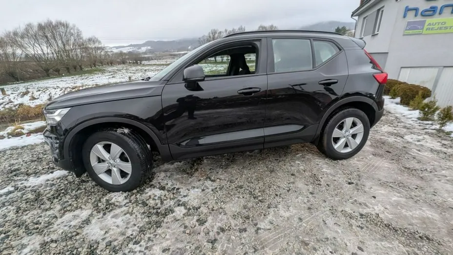 VOLVO XC40 -