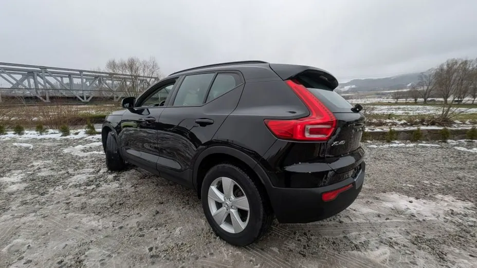 VOLVO XC40 -