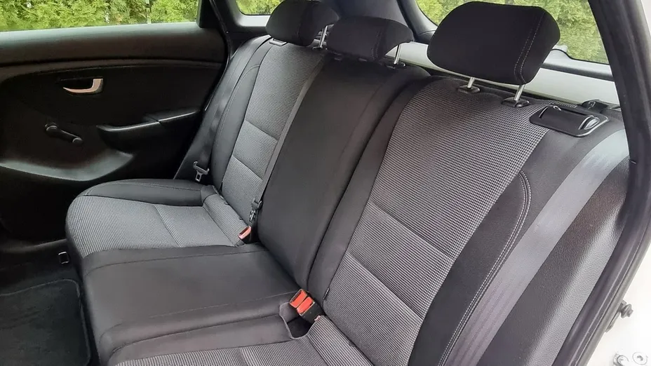 HYUNDAI i30 -