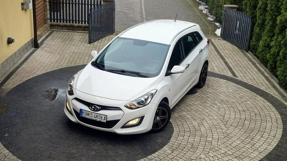 HYUNDAI i30 -
