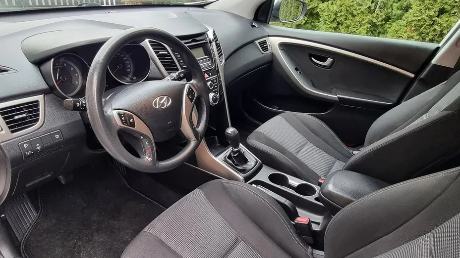 HYUNDAI i30 -