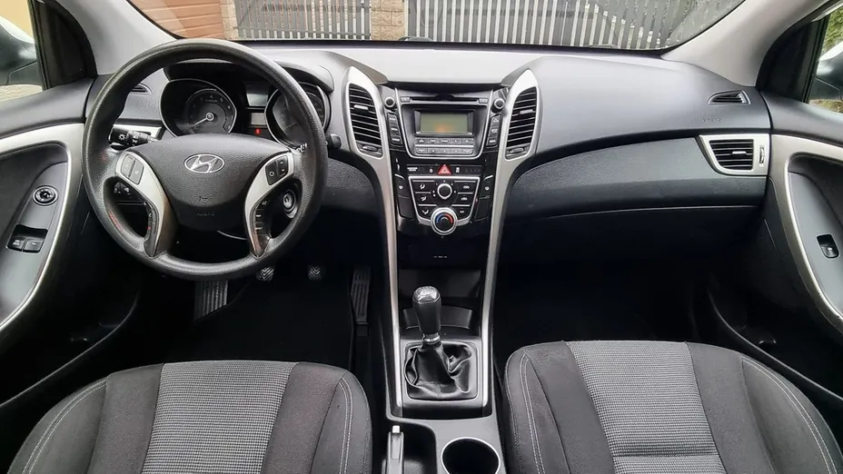 HYUNDAI i30 -