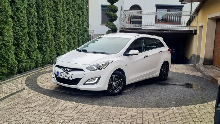 HYUNDAI i30 -
