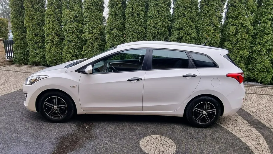 HYUNDAI i30 -