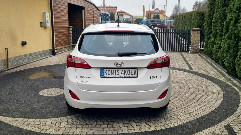 HYUNDAI i30 -