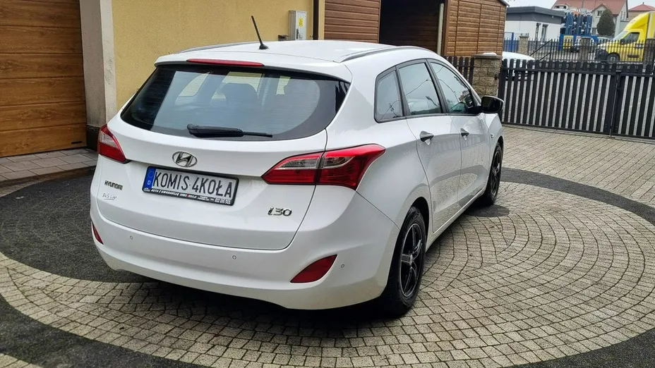 HYUNDAI i30 -