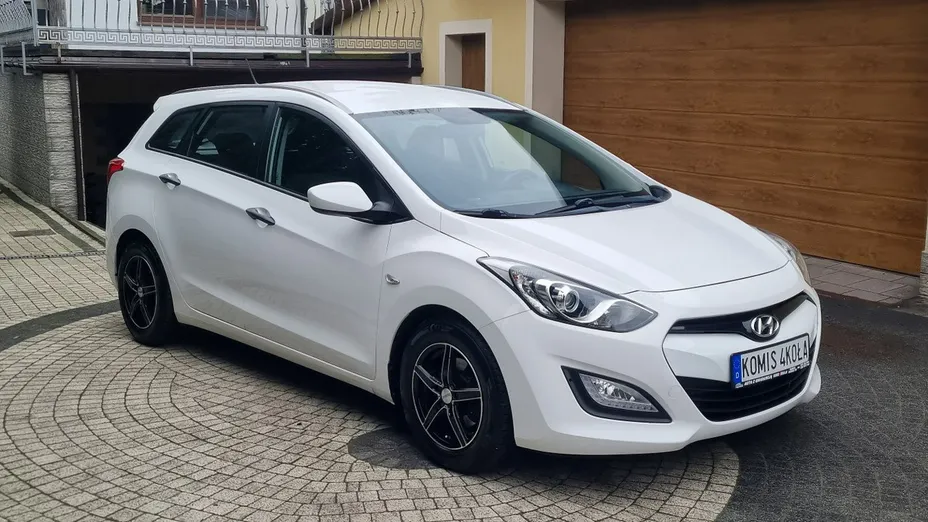 HYUNDAI i30 -