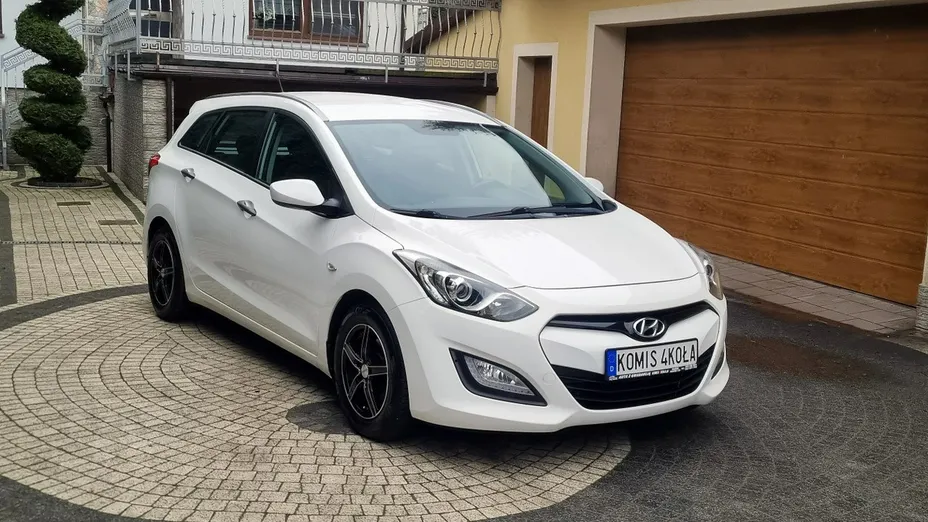 HYUNDAI i30 -