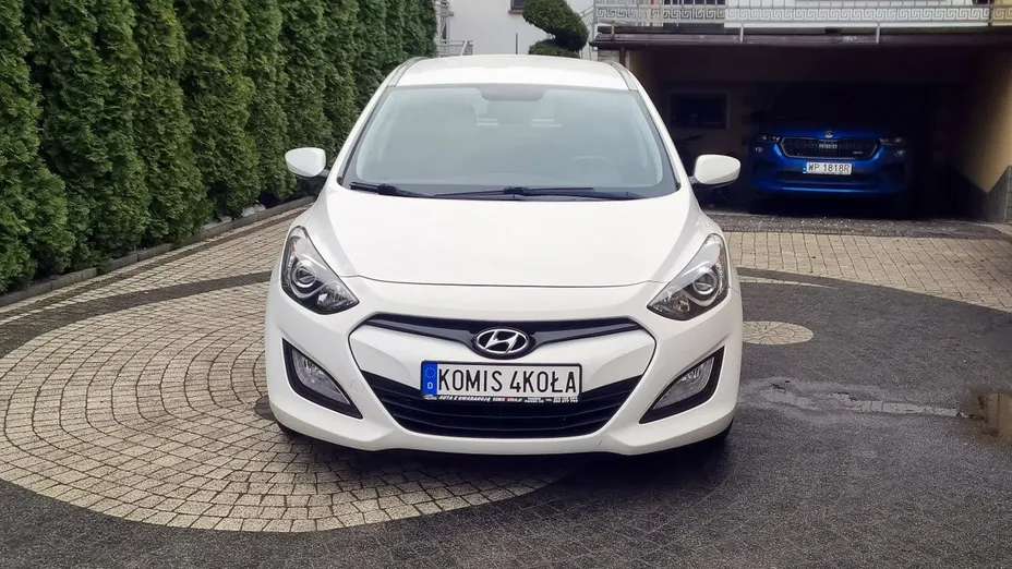 HYUNDAI i30 -