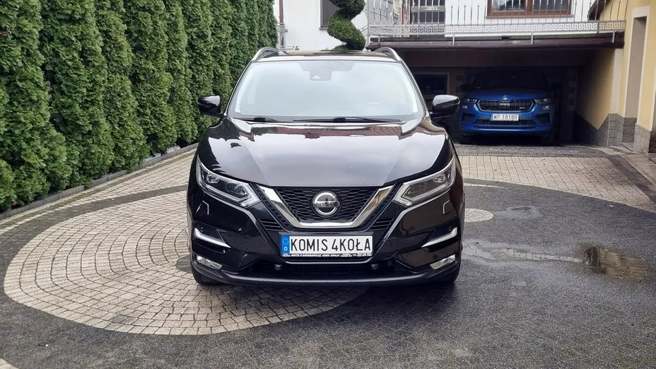 NISSAN Qashqai -