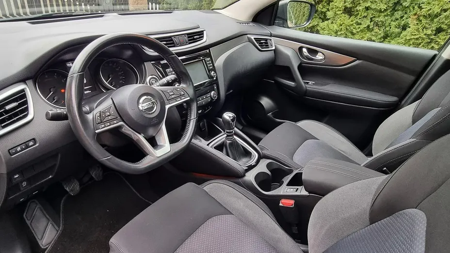NISSAN Qashqai -