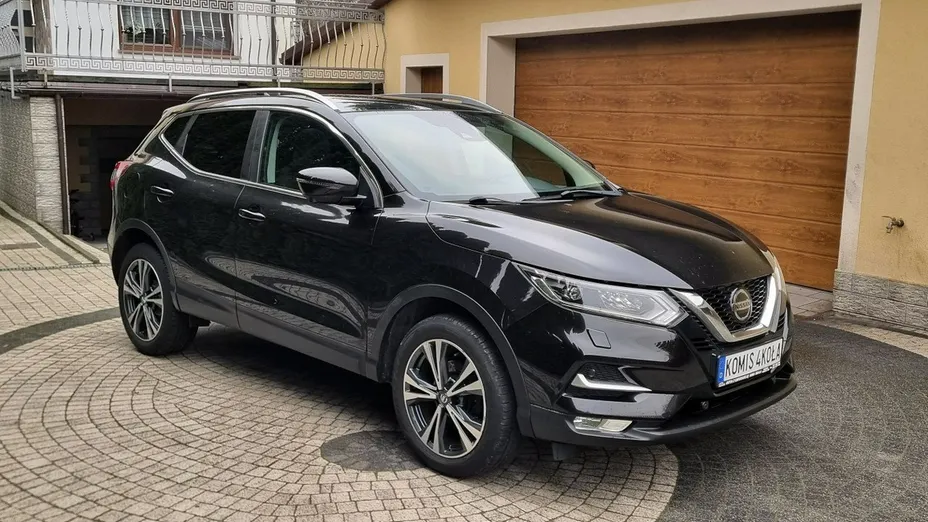 NISSAN Qashqai -