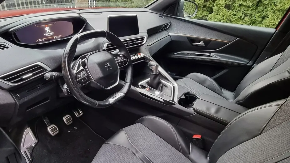 PEUGEOT 3008 -