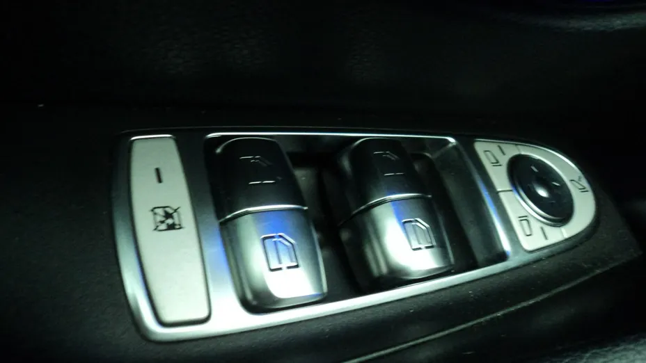 MERCEDES-BENZ E Klasa -