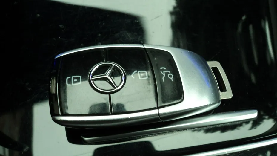 MERCEDES-BENZ E Klasa -