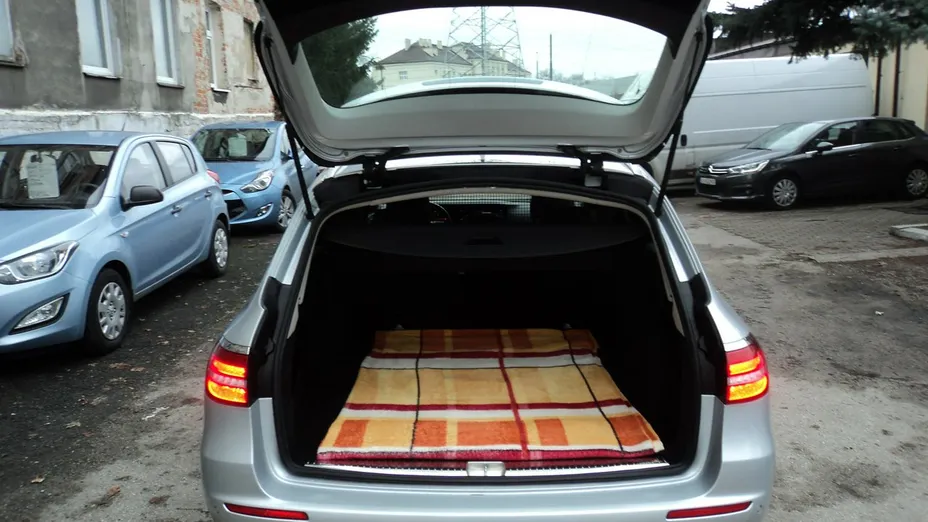 MERCEDES-BENZ E Klasa -