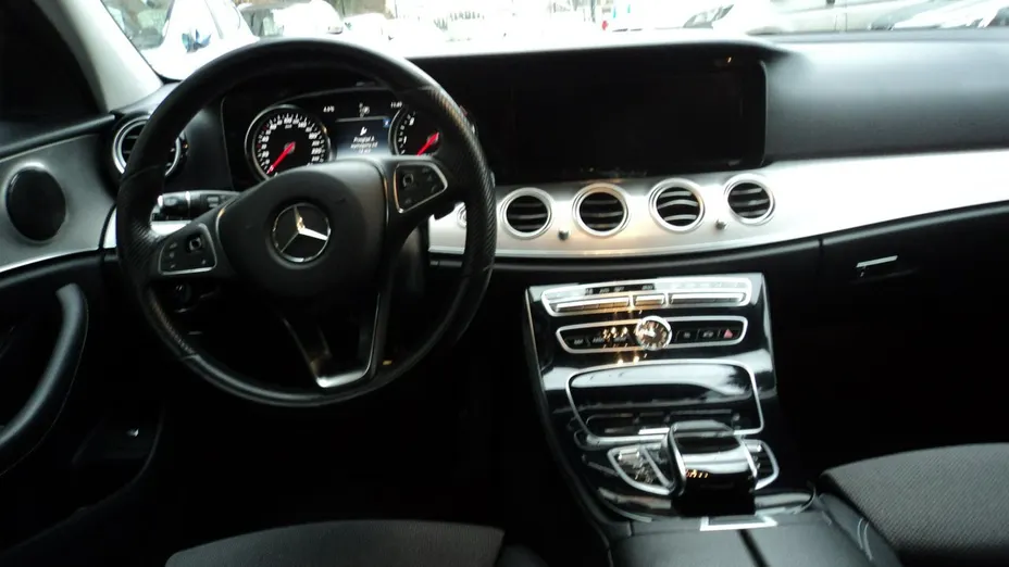 MERCEDES-BENZ E Klasa -