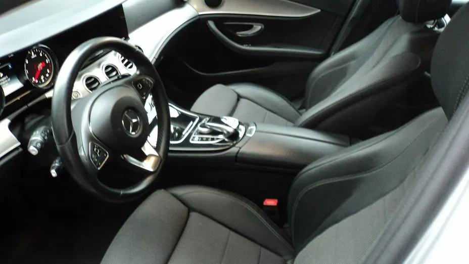 MERCEDES-BENZ E Klasa -