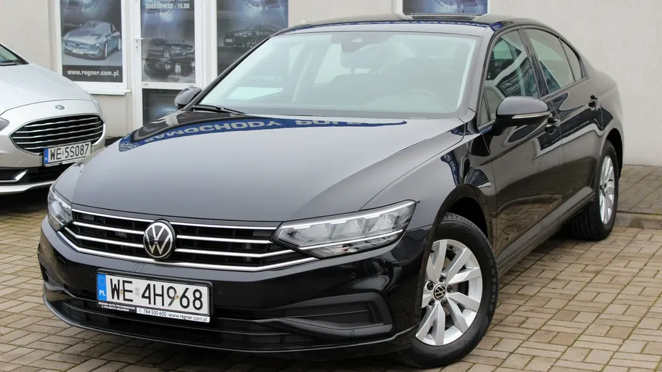 VOLKSWAGEN Passat -