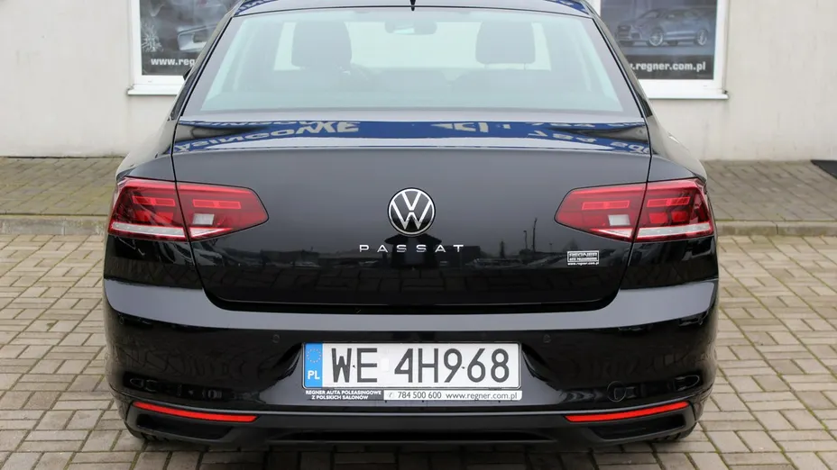 VOLKSWAGEN Passat -