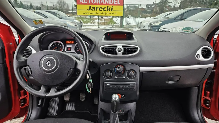 RENAULT Clio -