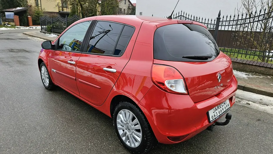 RENAULT Clio -
