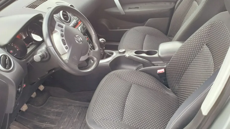 NISSAN Qashqai -