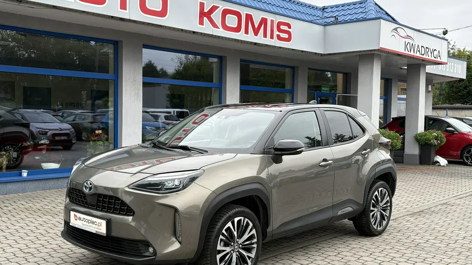 TOYOTA Yaris Cross -