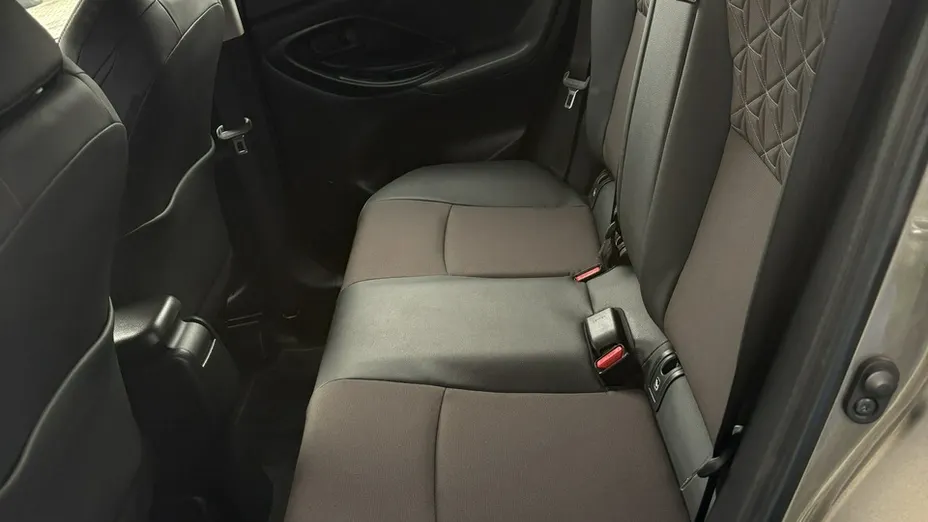 TOYOTA Yaris Cross -