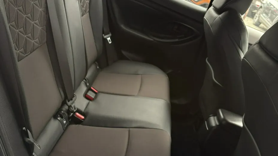 TOYOTA Yaris Cross -
