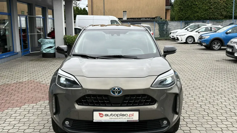 TOYOTA Yaris Cross -