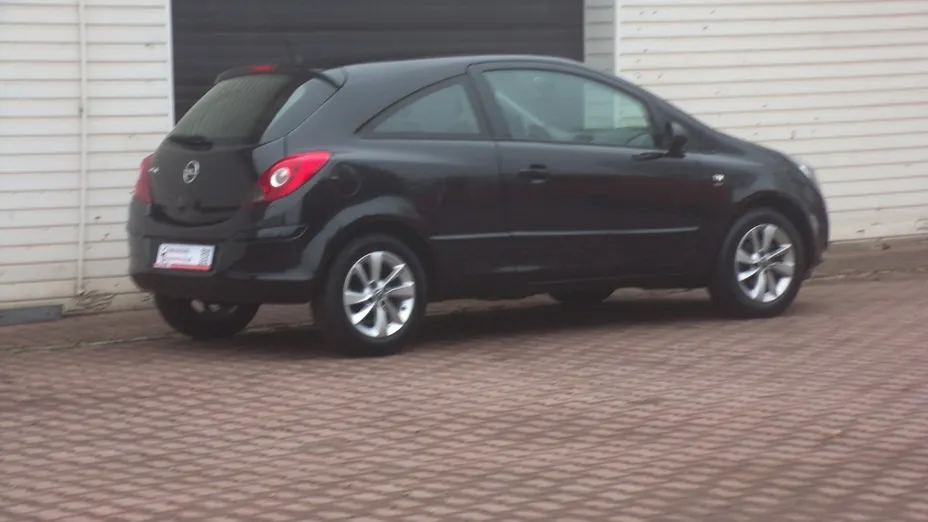 OPEL Corsa -