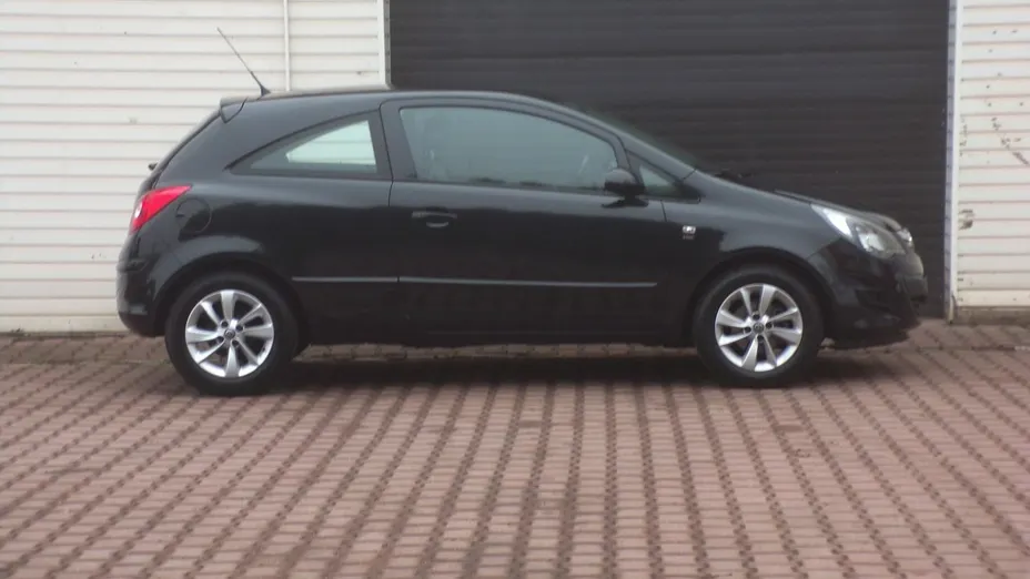 OPEL Corsa -