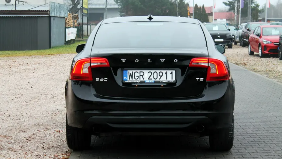 VOLVO S60 -