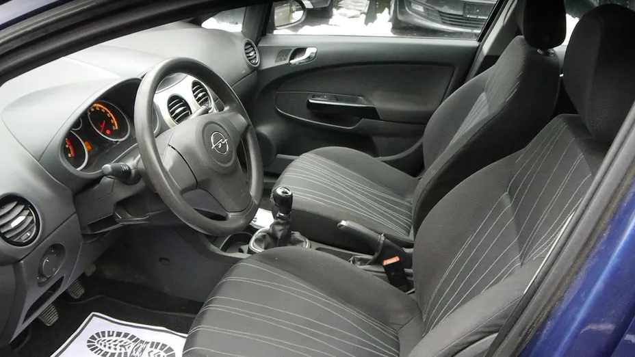 OPEL Corsa -