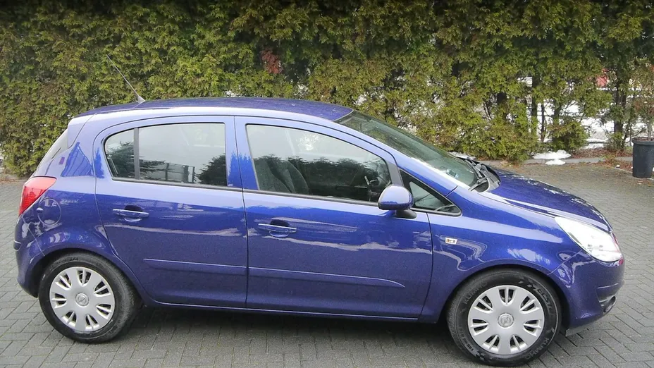 OPEL Corsa -