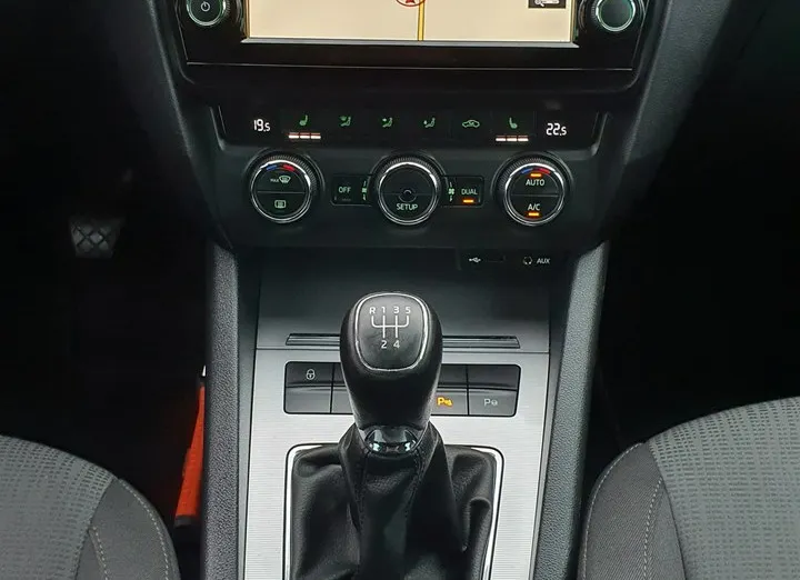 SKODA Octavia -