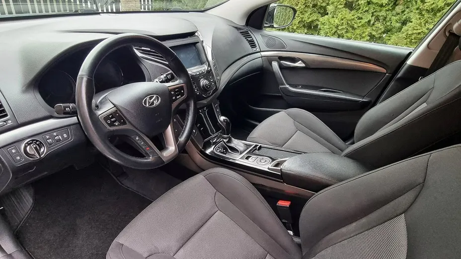 HYUNDAI i40 -