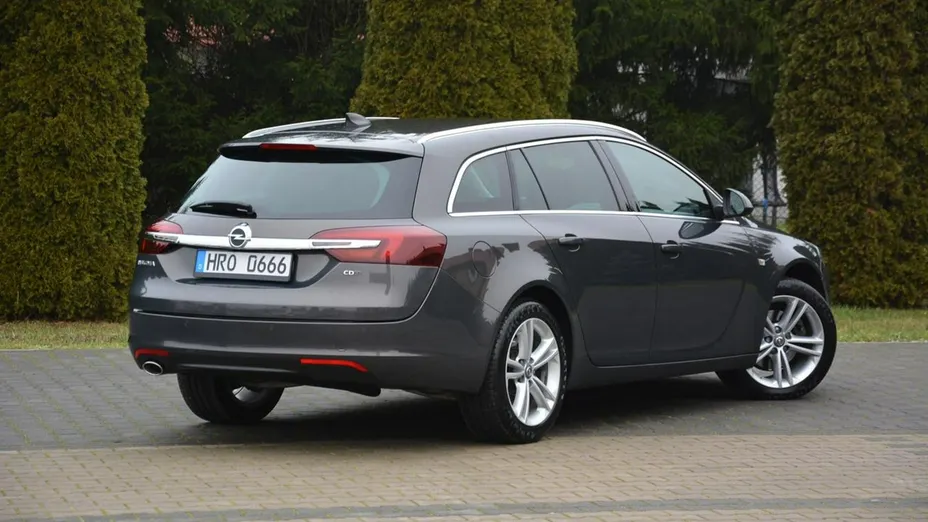 OPEL Insignia -