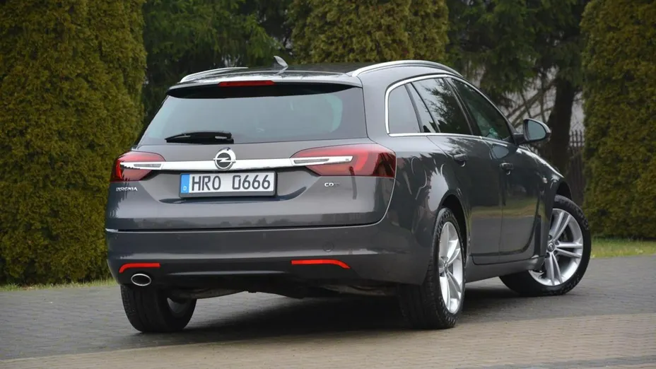 OPEL Insignia -